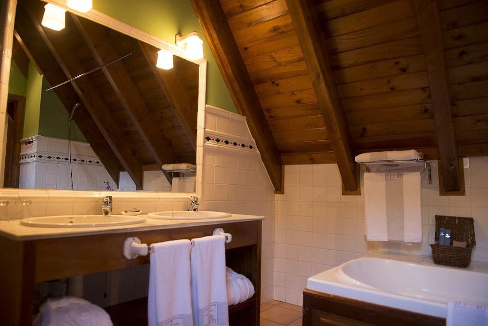 Hotel Chalet Bassibe Baqueira Beret Exterior photo