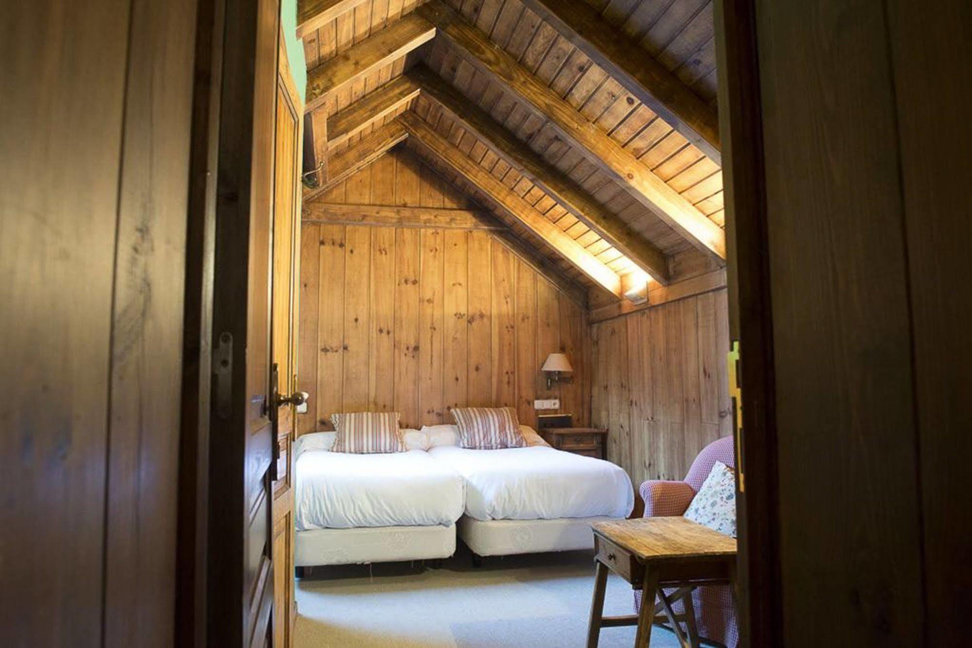 Hotel Chalet Bassibe Baqueira Beret Exterior photo