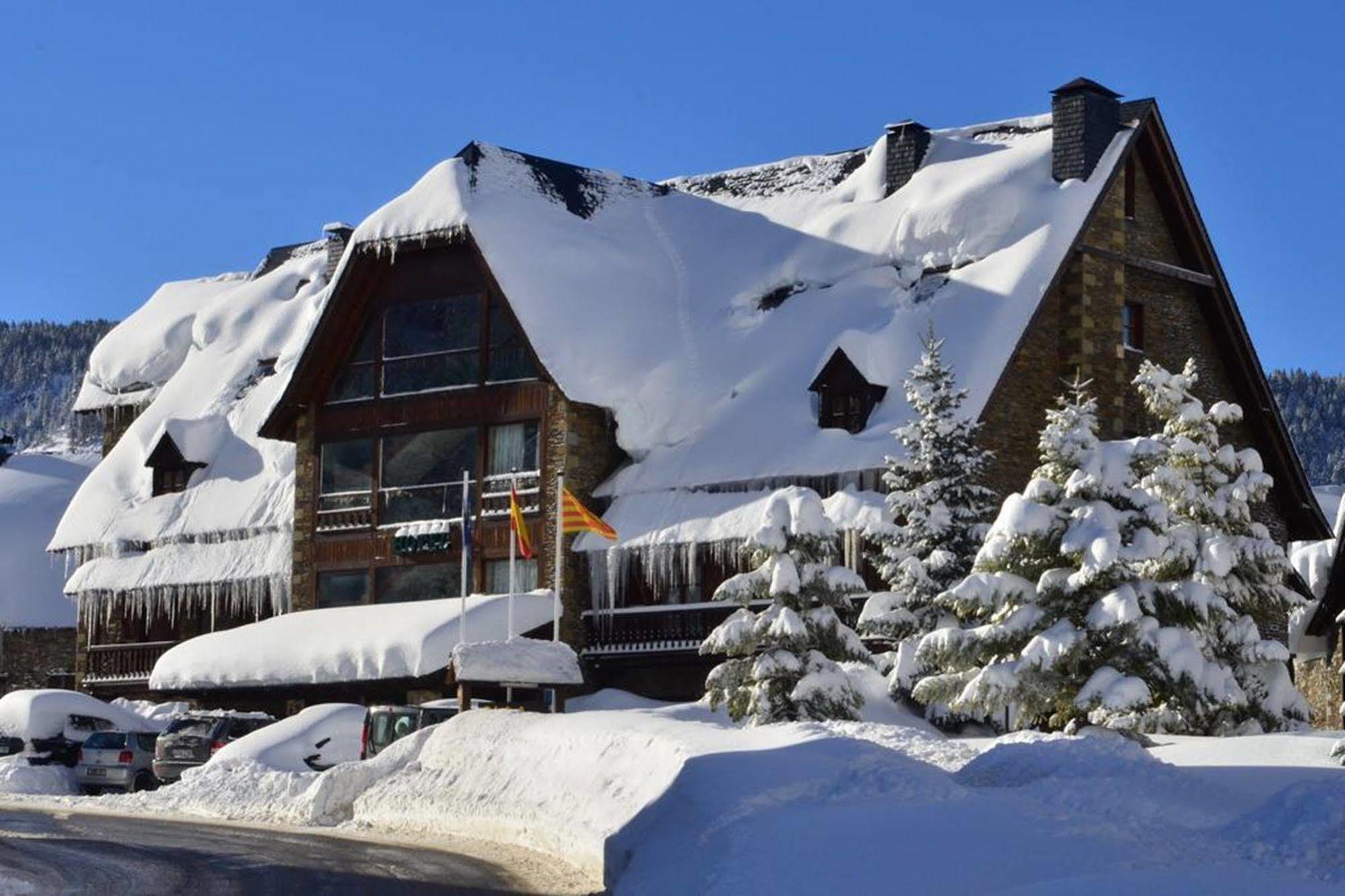 Hotel Chalet Bassibe Baqueira Beret Exterior photo