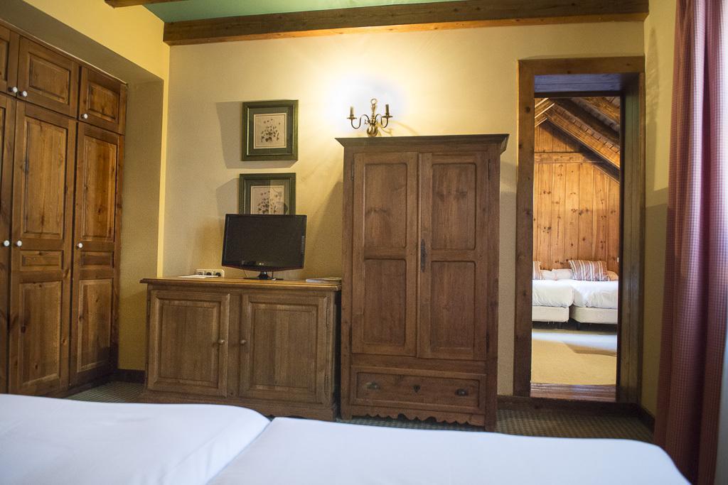 Hotel Chalet Bassibe Baqueira Beret Exterior photo
